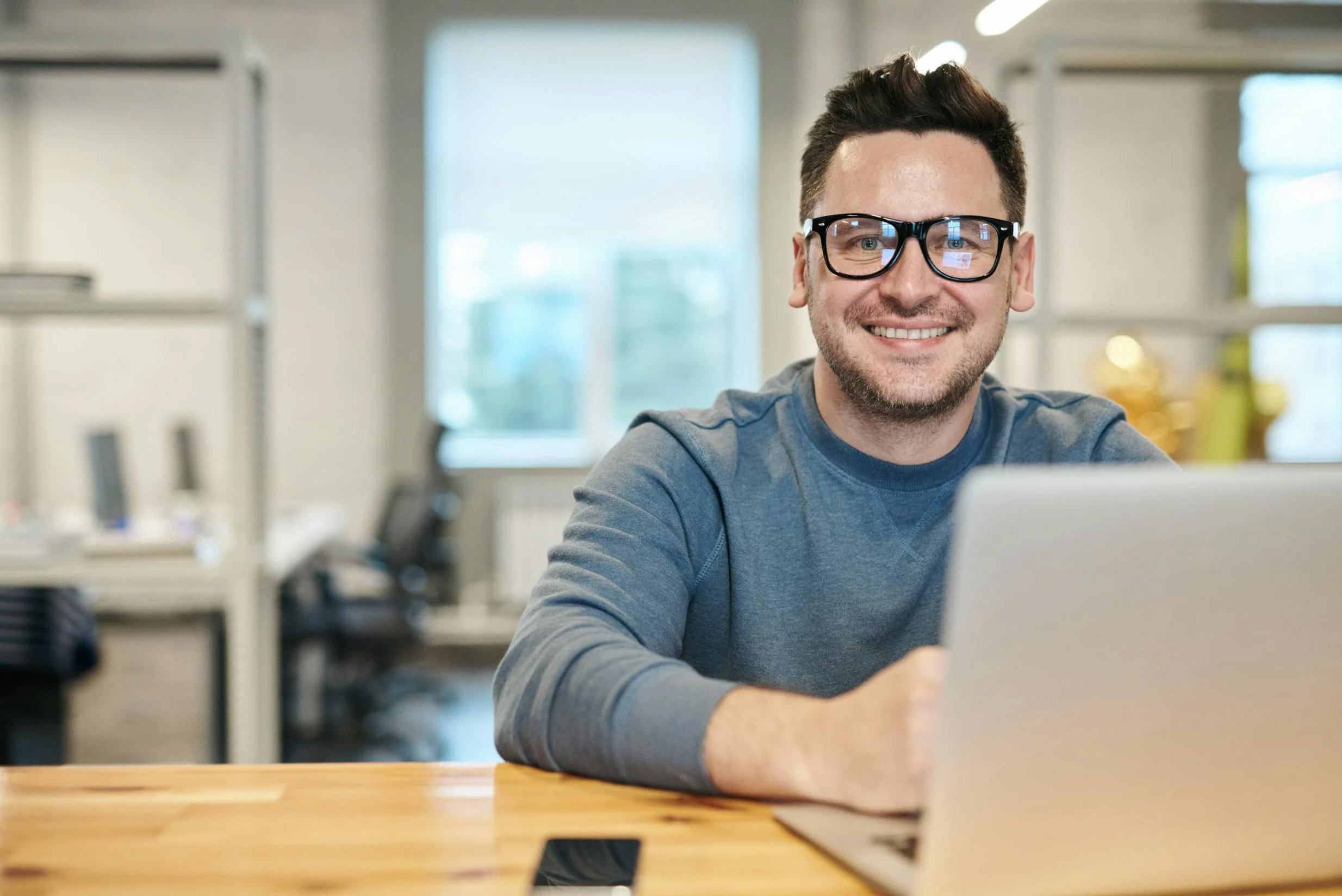 Preoccupato che il tuo sorriso influisca sul successo? Scopri come l'apparecchio ortodontico può risolvere le tue paure
