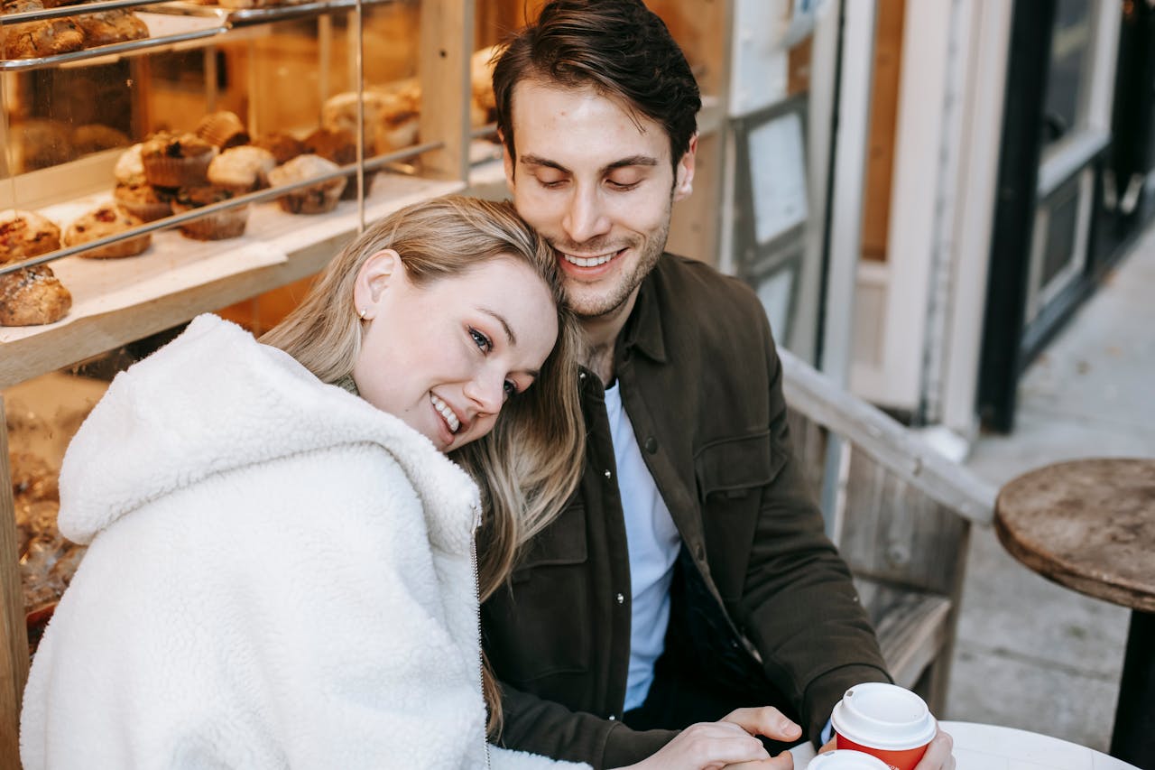 Che Cosa Sono le Faccette Dentali? La Soluzione per un Sorriso che Comunica Sicurezza e Successo