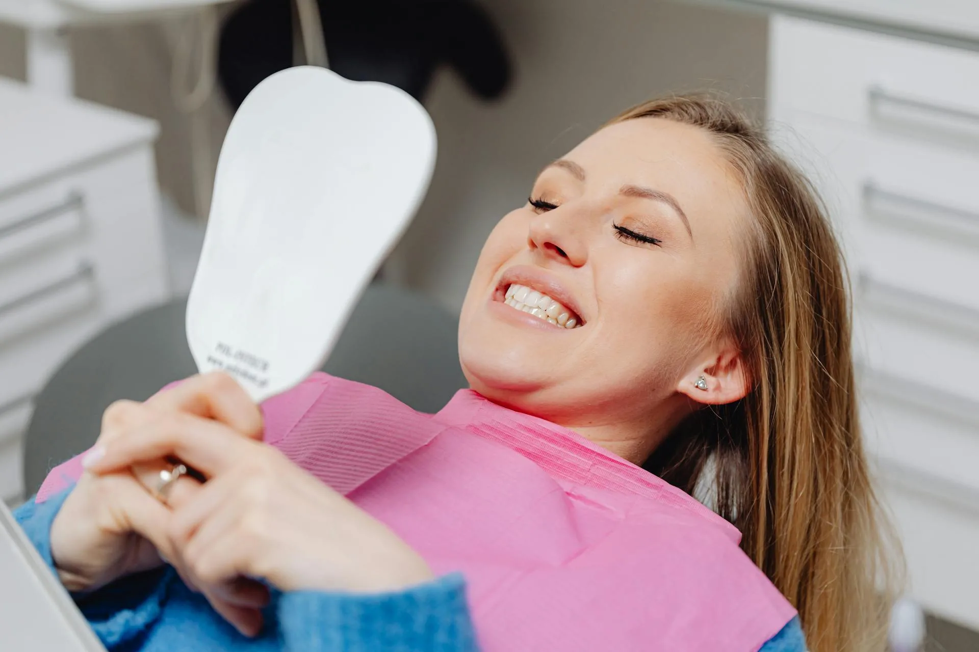 A Che Età si Può Mettere l’Apparecchio per i Denti? Guida Completa all’apparecchio Trasparente