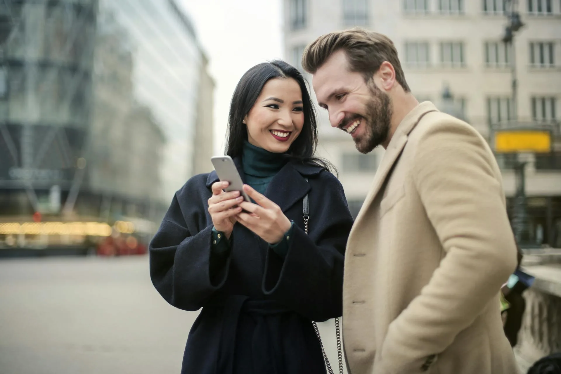 Come Si Puliscono le Mascherine per Denti Trasparenti? Guida Completa alla Corretta Igiene delle mascherine dentali.